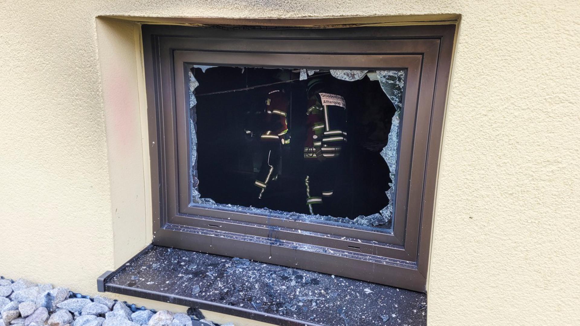 Durch die Druckwelle bei der Explosion wurden alle Fenster des Hauses zerstört.