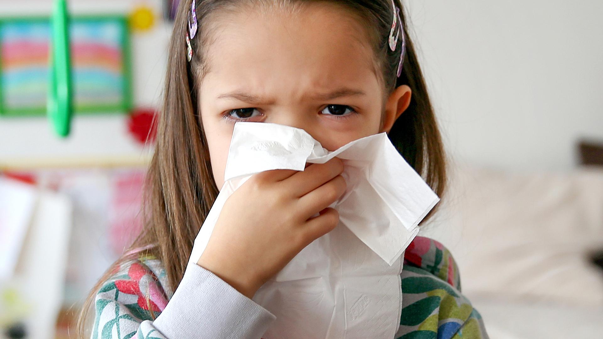 Zum Themendienst-Interview von Julia Kirchner vom 10. Juli 2020: Viele Kitas schicken auch bei leichten Erkältungssymptomen Kinder nach Hause. Grund sind die aktuellen Hygienevorgaben.