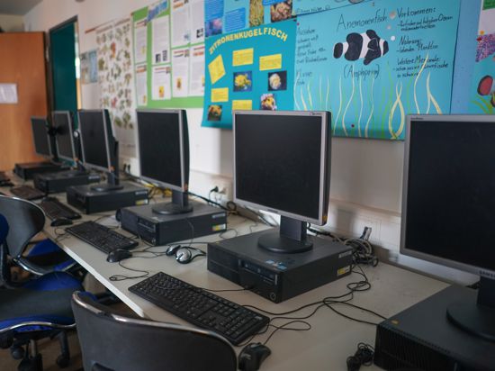 Welche Software läuft künftig auf den Computern? Der Einsatz der Microsoft-Programme an den Schulen in Baden-Württemberg ist nicht unumstritten.