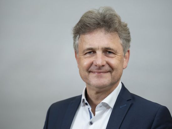 Frank Mentrup (SPD), amtierender Oberbürgermeister von Karlsruhe und Kandidat für die Oberbürgermeisterwahl Karlsruhe, aufgenommen vor Beginn eines Livestream Forum der Badische Neueste Nachrichten (BNN). (zu dpa: «Karlsruher wählen neuen Oberbürgermeister») +++ dpa-Bildfunk +++