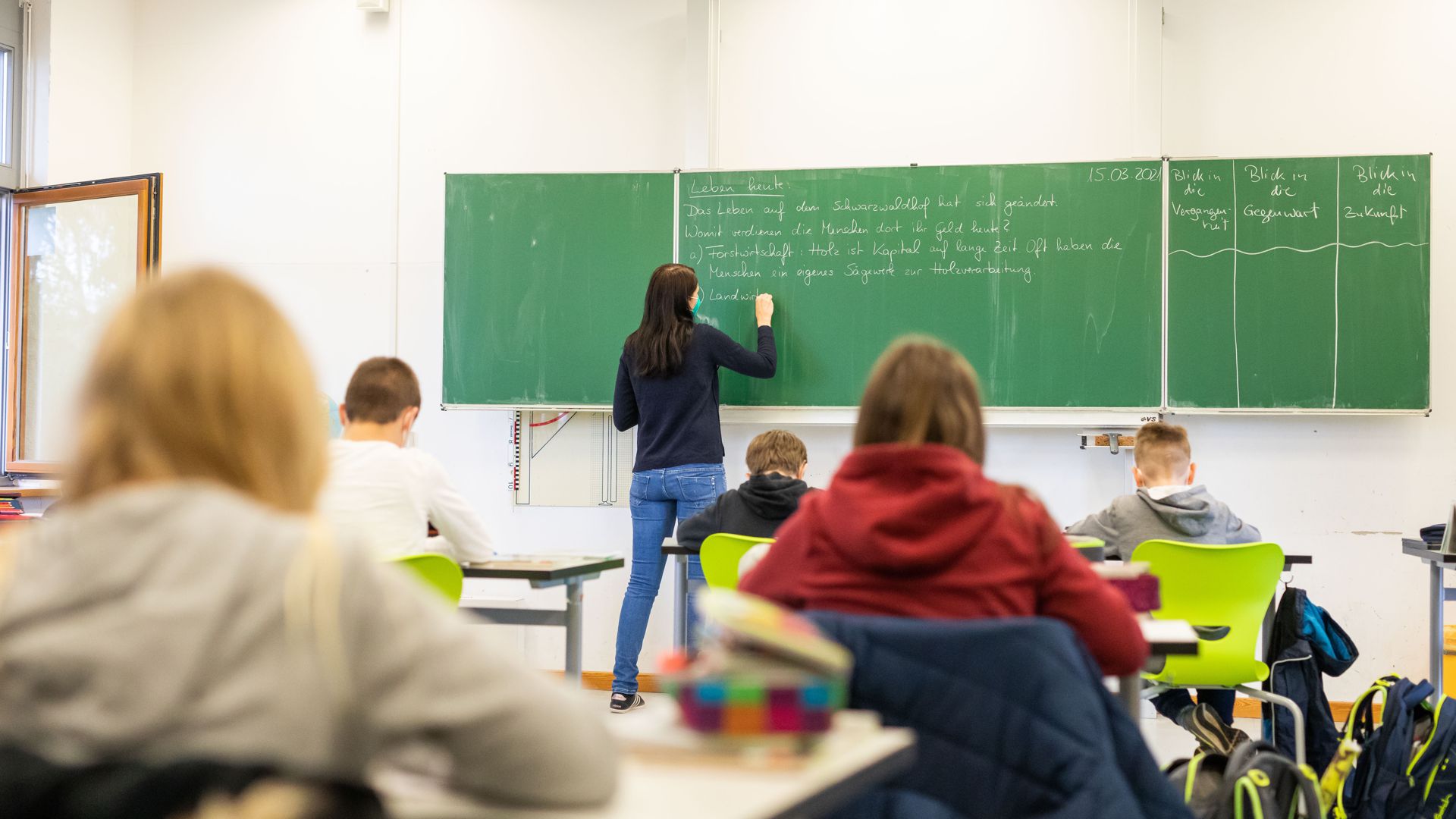 Reaktion auf steigende Infektionszahlen in Baden-Württemberg: Um die Ausbreitung des Coronavirus einzudämmen, hat die Landesregierung erneut die Regeln an den Schulen geändert. 