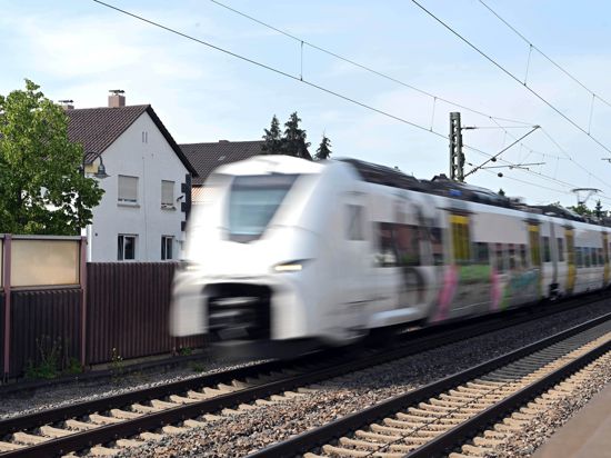 Bahnstrecke Karlsruhe-Mannheim: Viele Kommunen befürchten bei verstärktem Güter- und Personenverkehr weitere Lärmbelästigungen. 