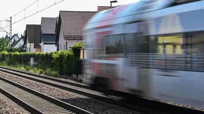 Lärm spielt eine Rolle: Die Gemeinden reißen sich nicht unbedingt um zwei weitere Gleise vor Ort, sie befürchten aufgrund des erwarteten Güterverkehrs eine weitere Lärmquelle.