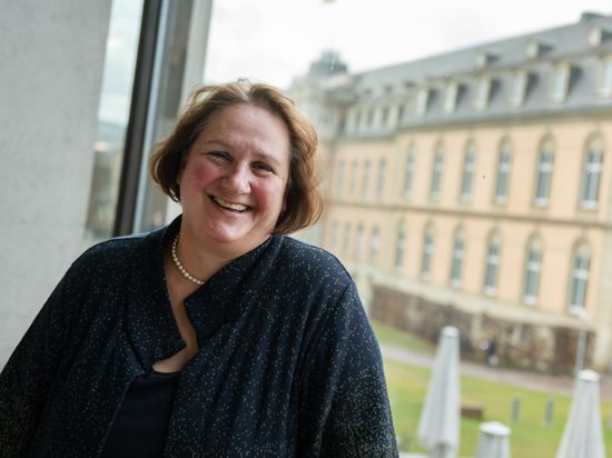 Studienplätze deutlich erhöht: Theresa Schopper, Kultusministerin von Baden-Württemberg, kämpft gegen den Lehrermangel im Südwesten.