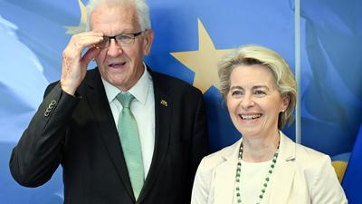Winfried Kretschmann (Bündnis 90/Die Grünen), Ministerpräsident von Baden-Württemberg, und Ursula von der Leyen, EU-Kommissionspräsidentin.