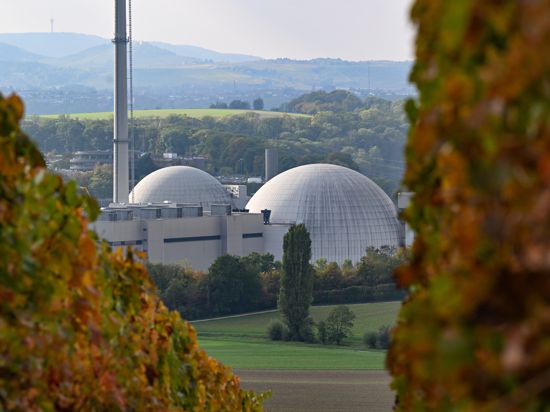 Das Kernkraftwerk Neckarwestheim. Im Landtag von Baden-Württemberg wird über die Verlängerung der Laufzeiten von Atomkraftwerken in Krisenzeiten debattiert. +++ dpa-Bildfunk +++