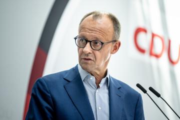 Friedrich Merz, CDU Bundesvorsitzender und Fraktionsvorsitzender der CDU/CSU Fraktion, spricht bei der Pressekonferenz nach der Sitzung des CDU-Bundesvorstands im Konrad-Adenauer-Haus. 