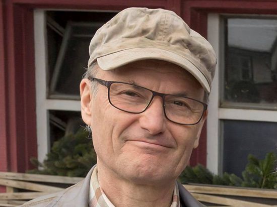 Schauspieler Peter Schell spielt seit dem Jahr 1994 in der TV-Serie „Die Fallers“ den Bauern Karl.
