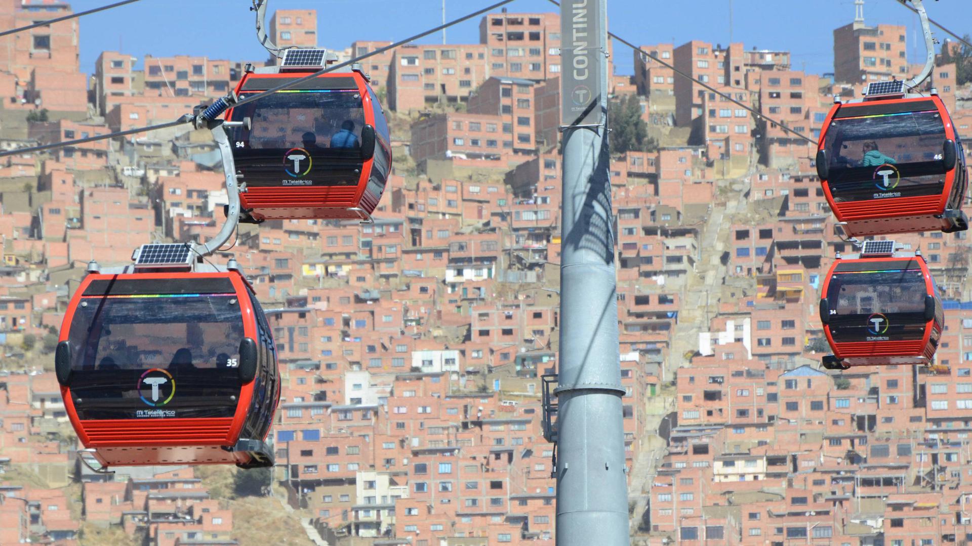 In La Paz, der Hauptstadt Boliviens, gehören Seilbahnen schon länger zum Nahverkehrs-Angebot.