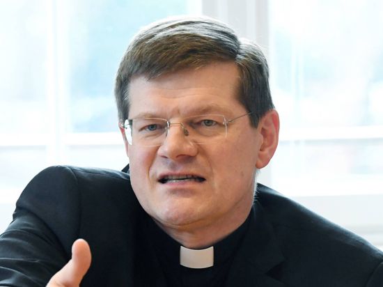 Ordnende Hand: Der Freiburger Erzbischof Stephan Burger sorgt sich um die Zukunft der katholischen Kirche, möchte dem Niedergang im Erzbistum aber mit einer groß angelegten Reform entgegentreten. 