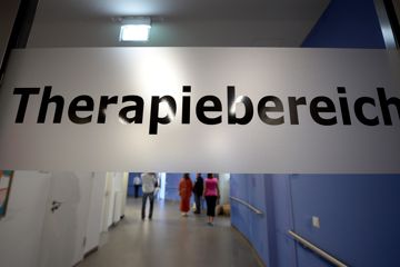 Ein Schild mit der Aufschrift „Therapiebereich“.