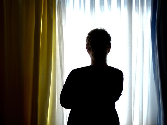 Niemand soll alleine bleiben: Die Behandlungsinitiative Opferschutz setzt sich für eine frühzeitige therapeutische Begleitung von Opfern psychischer Gewalt ein. Diese sollen aber nicht auf den Kosten sitzen bleiben. 