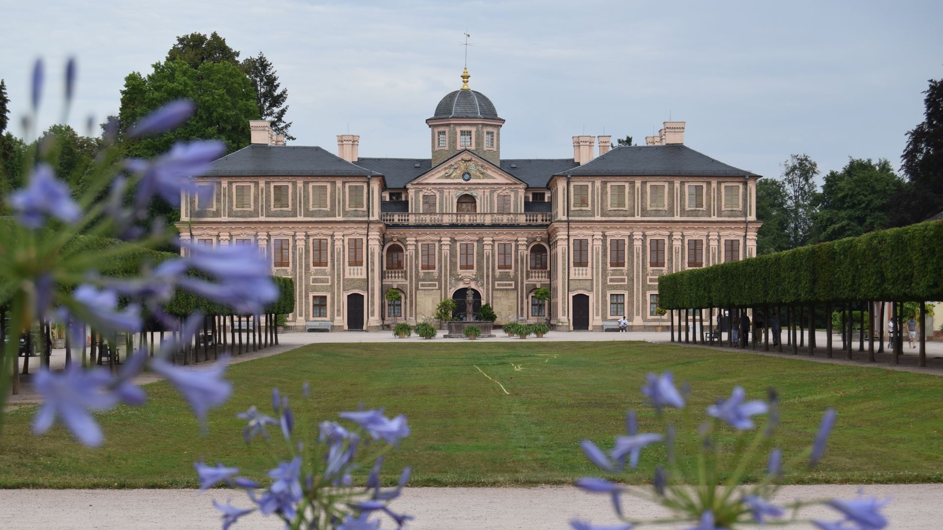 Schloss Favorite und sein Park bei Rastatt-Förch