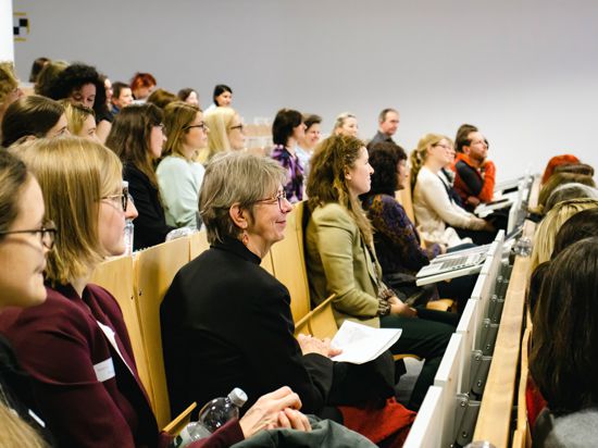 Beim Kick-Off des Projekts „Traumberuf Professorin Plus“ haben sich aktuelle und künftige Professorinnen der Hochschulen für Angewandte Wissenschaften (HAW) und der Dualen Hochschule Baden-Württemberg (DHBW) getroffen.