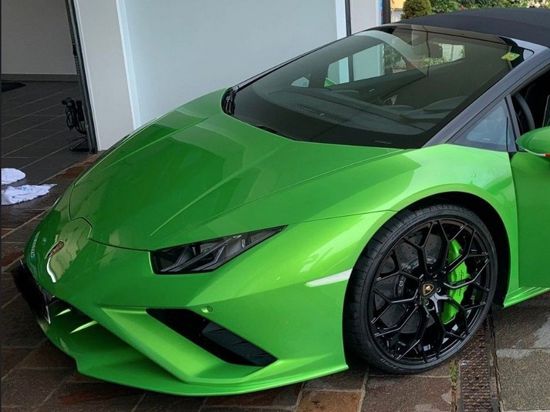 Dieser giftgrüne Lamborghini Huracán Evo Spyder wurde in der Nacht auf Mittwoch aus einer Garage in Bad Säckingen geklaut.