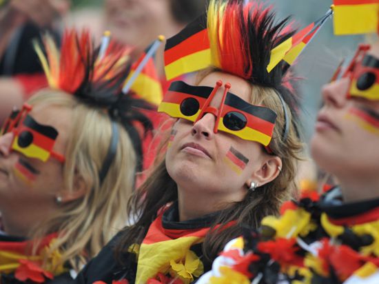 Deutsche Fans bei einer Public Viewing Veranstaltung.
