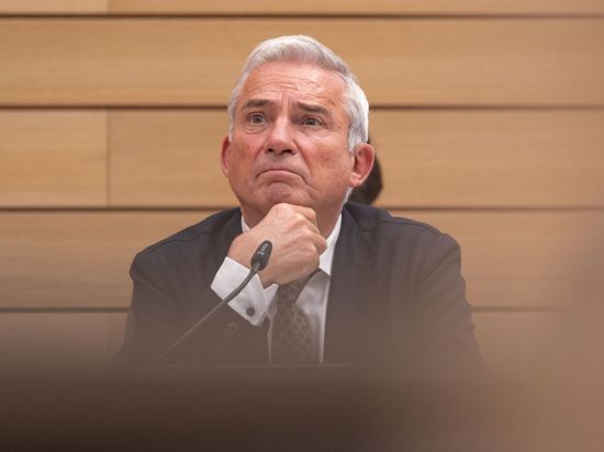 Thomas Strobl (CDU), Innenminister von Baden-Württemberg, nimmt an einer öffentlichen Sitzung des Innenausschusses im Landtag von Baden-Württemberg teil. +++ dpa-Bildfunk +++