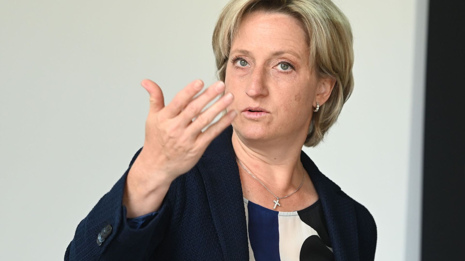 Nicole Hoffmeister-Kraut (CDU) bei einem Termin.