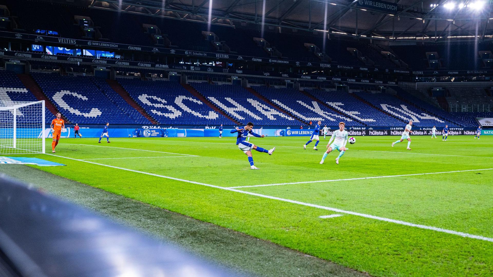 Das Bundesliga-Heimspiel des FC Schalke 04 gegen den VfB Stuttgart wird nun doch zum Geisterspiel.