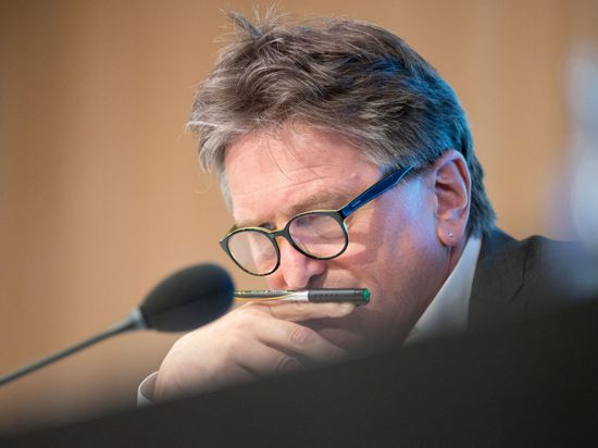 Manfred Lucha (Bündnis 90/Die Grünen), Minister Gesundheit in Baden-Württemberg, spricht.