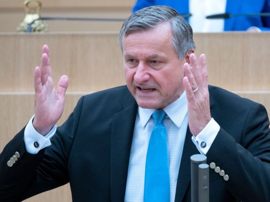 Hans-Ulrich Rülke, FDP-Fraktionsvorsitzender im Landtag von Baden-Württemberg, spricht bei einer Debatte.