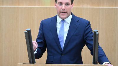 Baden-Württembergs CDU-Fraktionschef Manuel Hagel spricht in einer Landtagssitzung.