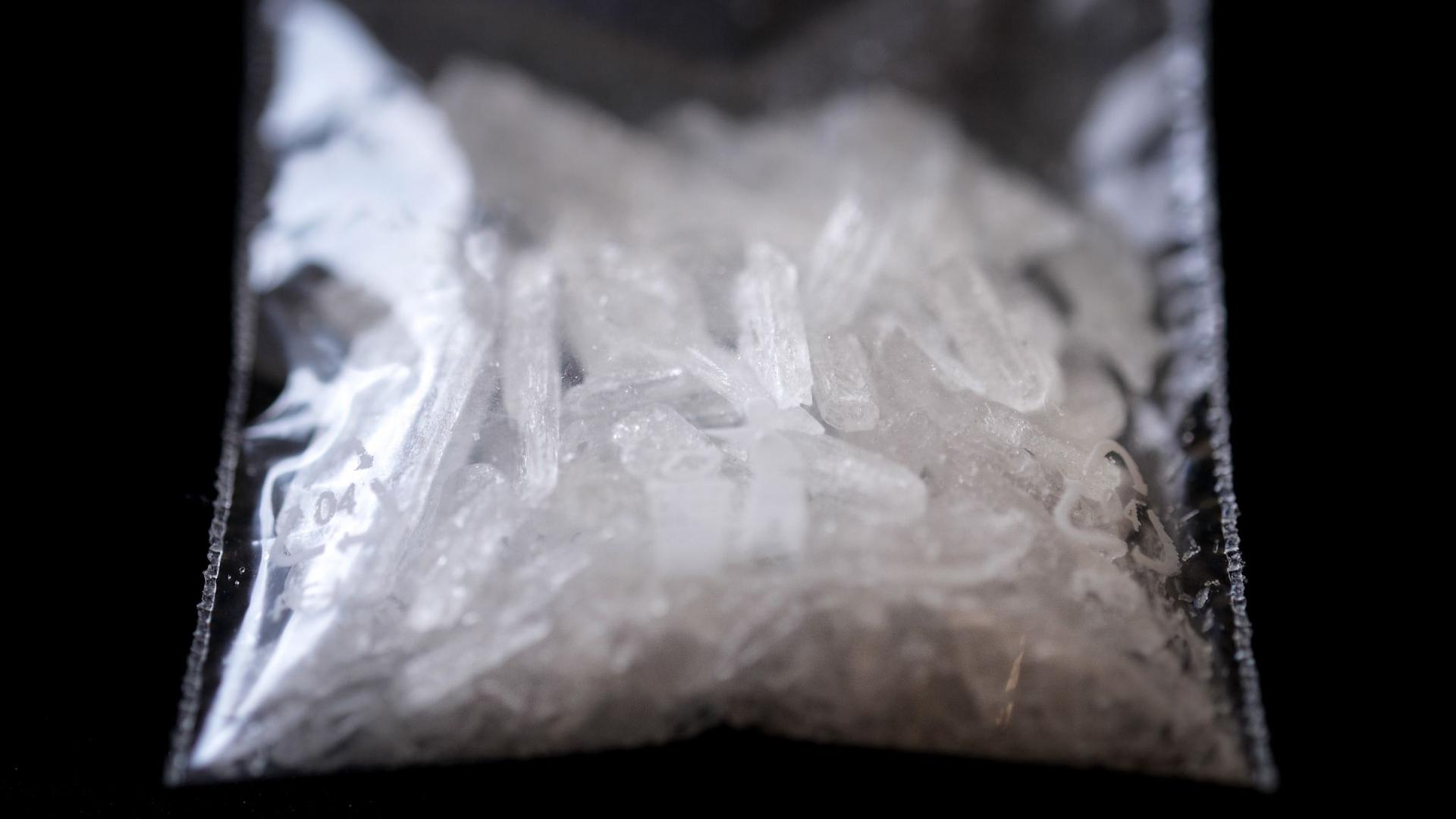Das Foto zeigt einen Fund der synthetischen Droge Crystal.