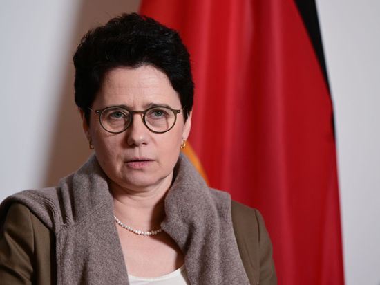 Marion Gentges (CDU), Justizministerin von Baden-Württemberg, aufgenommen bei einem dpa-Gespräch in ihrem Ministerium.