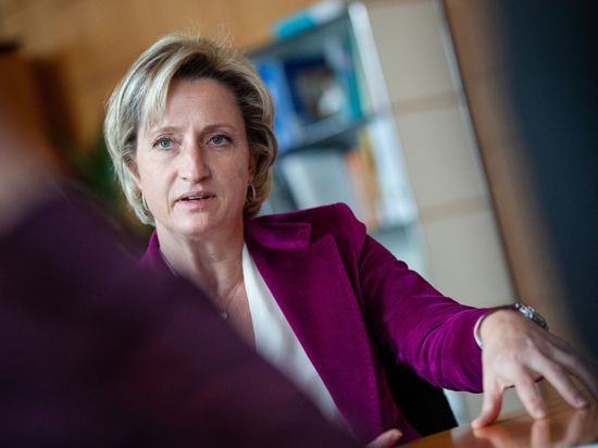 Nicole Hoffmeister-Kraut (CDU), Wirtschaftsministerin von Baden-Württemberg, spricht in einem Jahresabschlussinterview mit Journalisten der dpa.