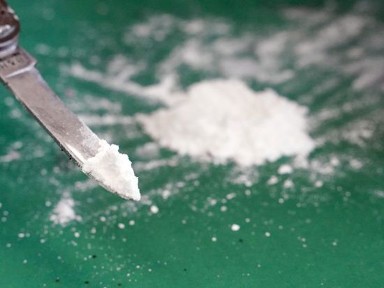 Vom Zoll sichergestelltes Kokain auf der Spitze eines Taschenmessers.