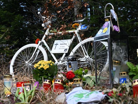 Für den verstorbenene Radaktivisten Mandalka wurde an der Unfallstelle ein „Ghostbike“ aufgestellt.