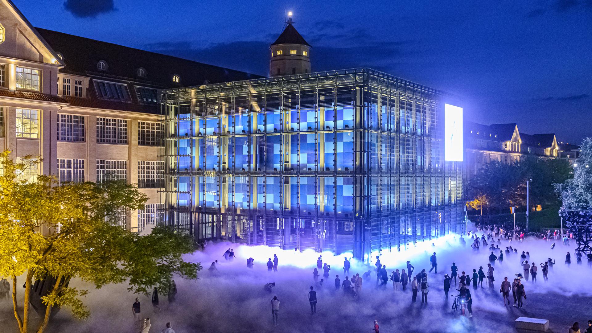 Leuchtender Riese: Das Zentrum für Kunst und Medien ist eines der Aushängeschilder Karlsruhes und trifft auch den Kern der neuen Landeskampagne „The Länd“. 