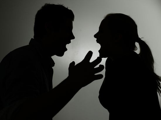 Die Erhebung mit dem Titel „Spannungsfeld Männlichkeit“ untersucht unter anderem die Einstellung zur Gewalt gegen Frauen.