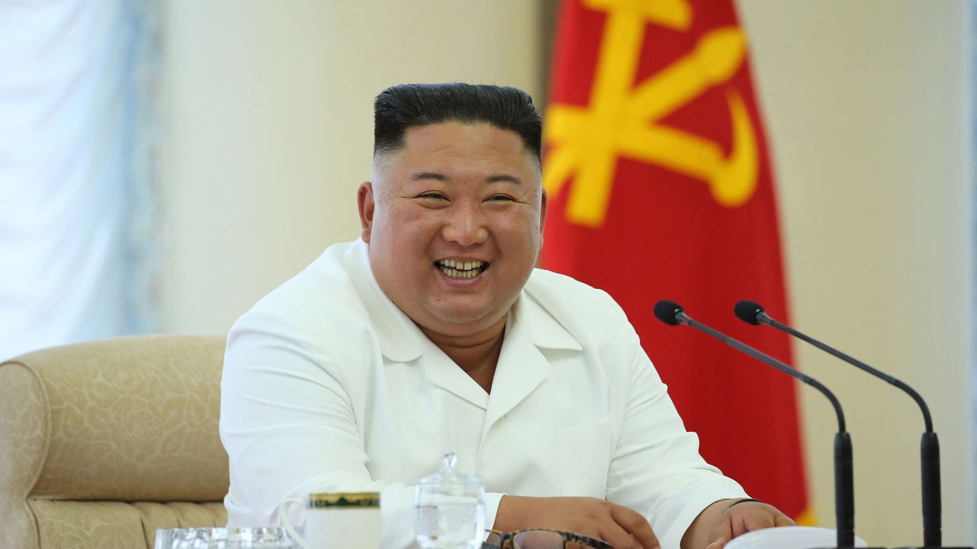 Nordkoreas Machthaber Kim Jong Un stoppt eine Militäraktion gegen Seoul.