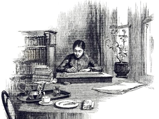 Eine Frau des 19. Jahrhunderts sitzt schreibend vor einem Bücherregal.