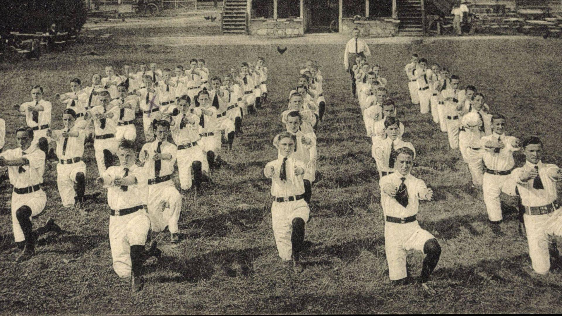 Turnfest an einer Realsschule 1913