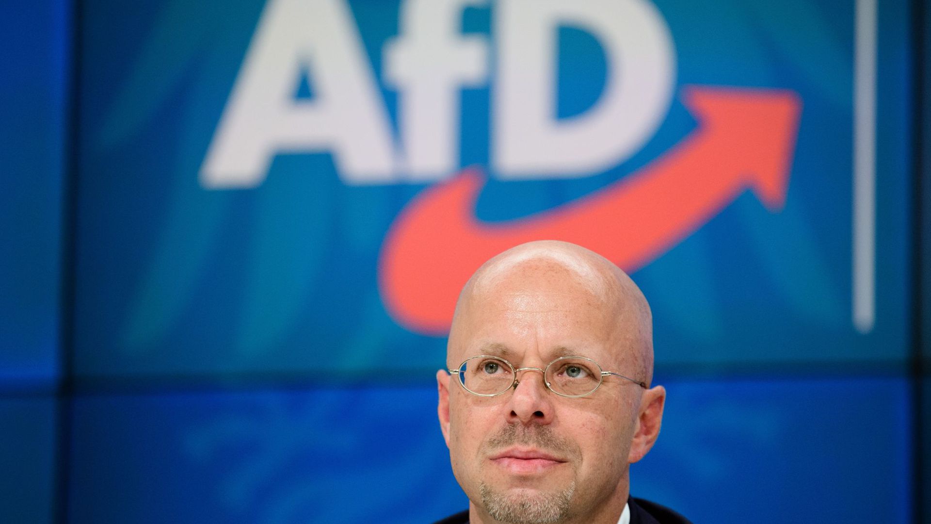 Andreas Kalbitz lässt den Fraktionsvorsitz zunächst bis zu einem Gerichtsentscheid über seinen Partei-Rauswurf ruhen.