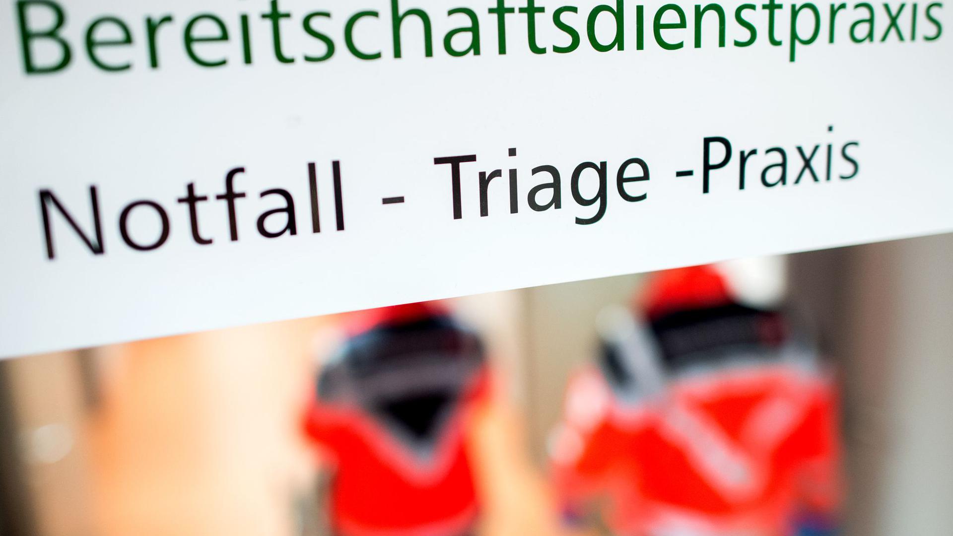 Der Eingang einer „Notfall-Triage-Praxis“ in Niedersachsen.