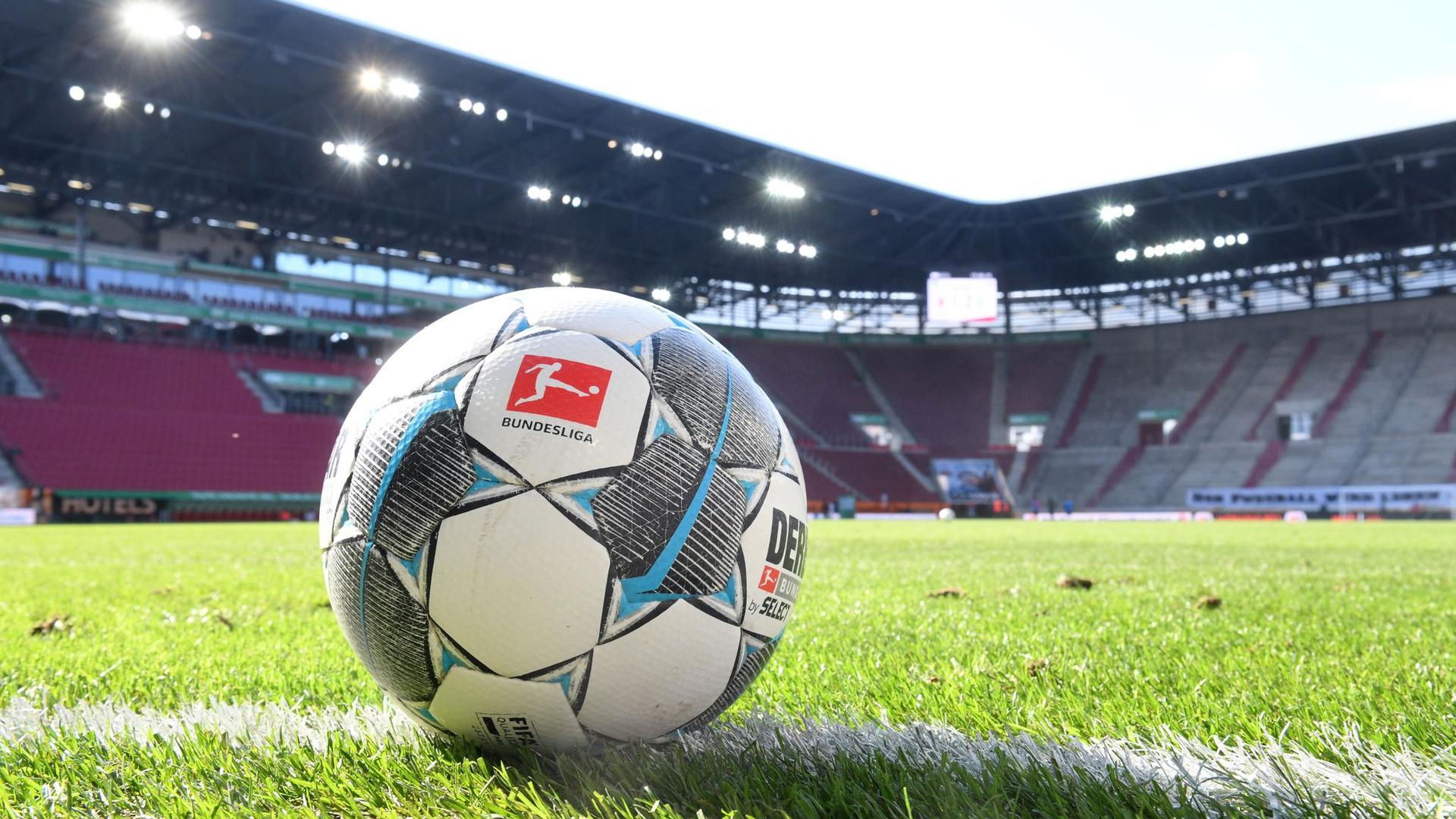 Die Bundesligaspiele werden vor weitgehend leeren Zuschauerrängen stattfinden.