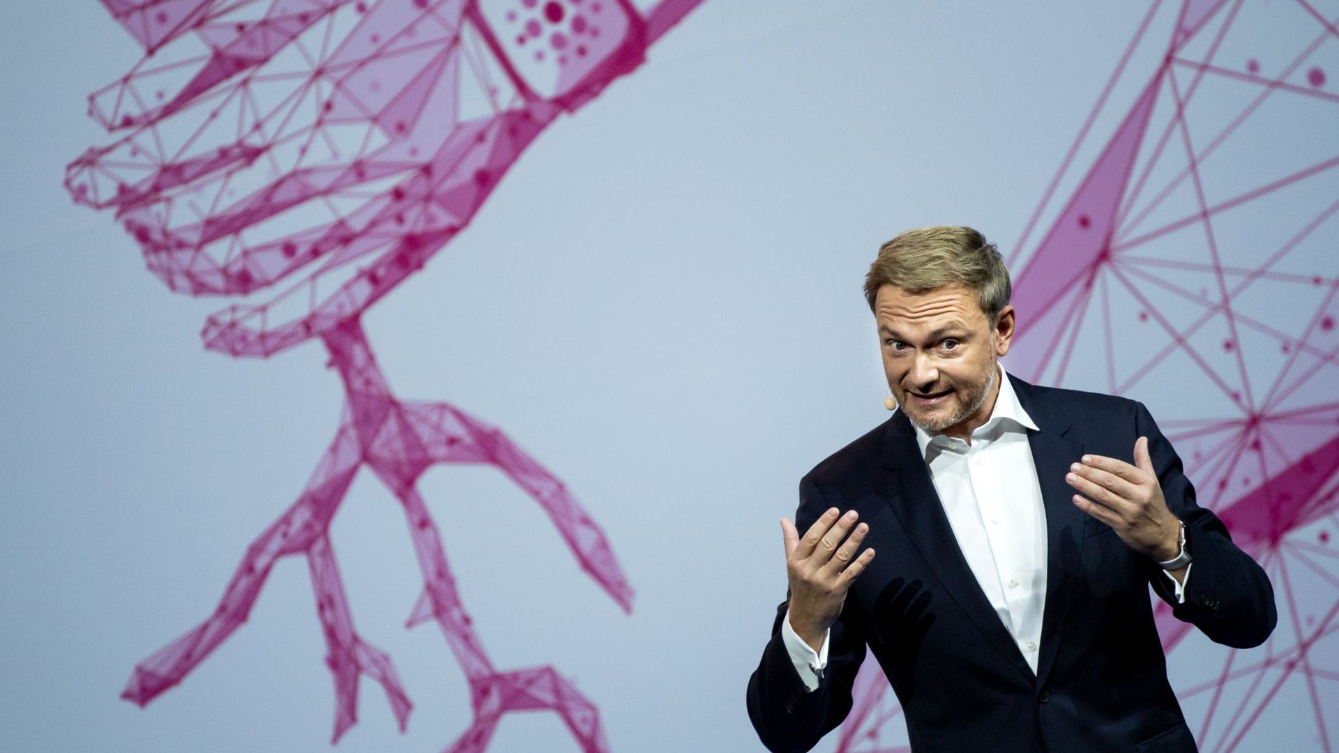 Christian Lindner, Bundesvorsitzender der FDP, während seiner Rede beim Bundesparteitag der Freien Demokraten (FDP) in Berlin.