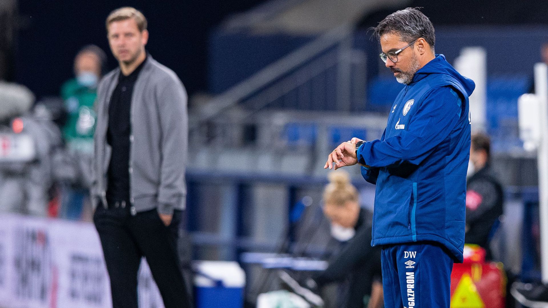 Für Trainer David Wagner (r) ist die Zeit beim FC Schalke 04 abgelaufen.