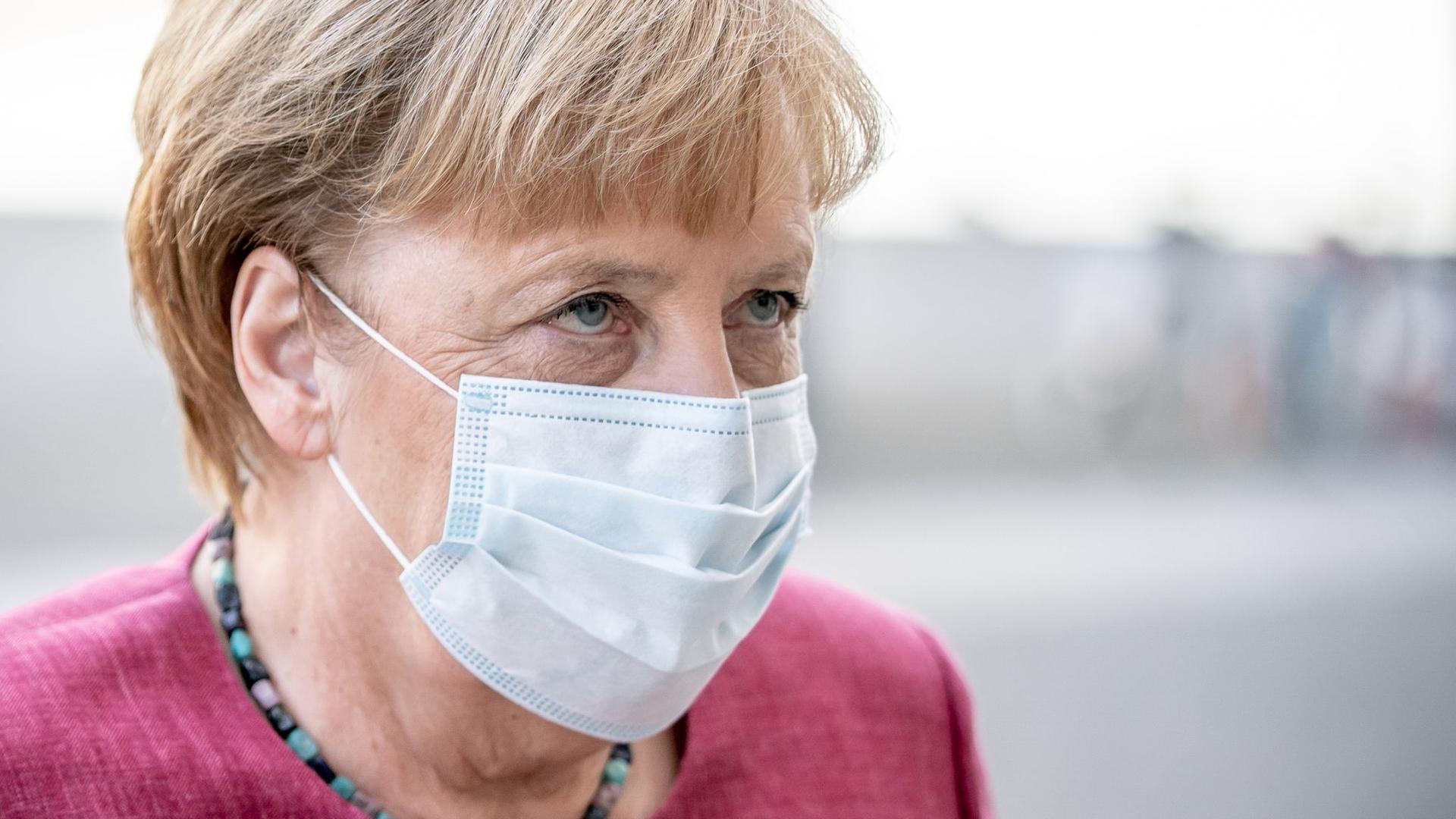 Kanzlerin Angela Merkel und die Länder-Chefs beraten heute über das weitere Vorgehen in der Corona-Pandemie.