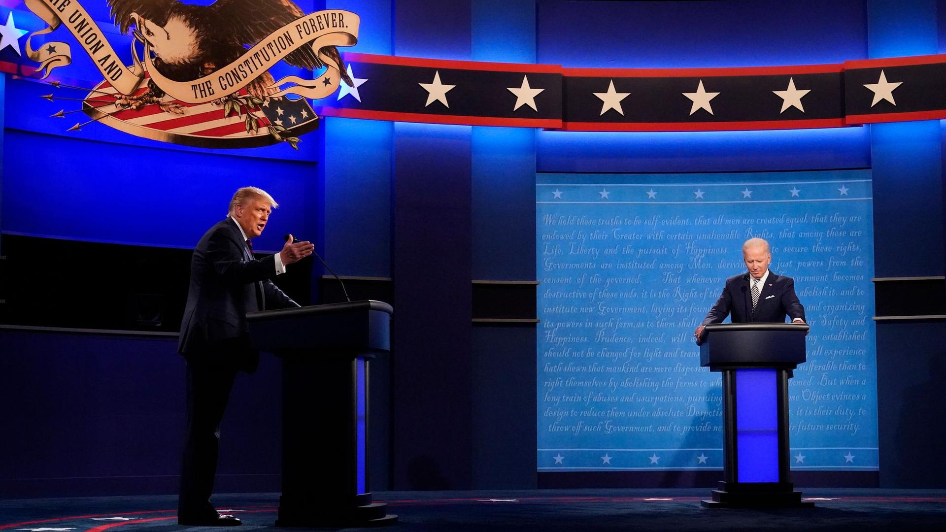 Fünf Wochen vor der Präsidentschaftswahl kam es in den USA zur mit Spannung erwarteten ersten TV-Debatte zwischen Amtsinhaber Trump und seinem Herausforderer Biden.