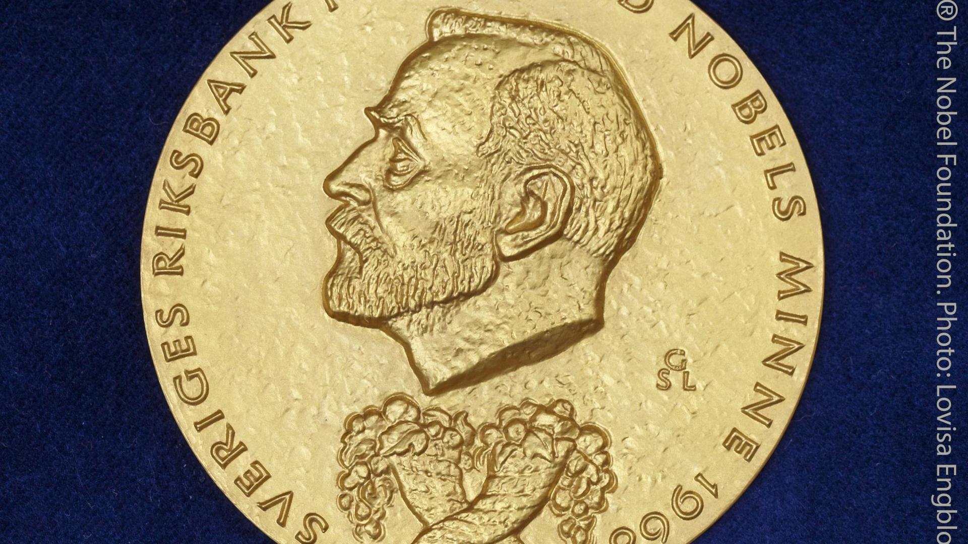 Der Wirtschaftsnobelpreis wird seit Ende der 1960er Jahre von der schwedischen Reichsbank gestiftet.