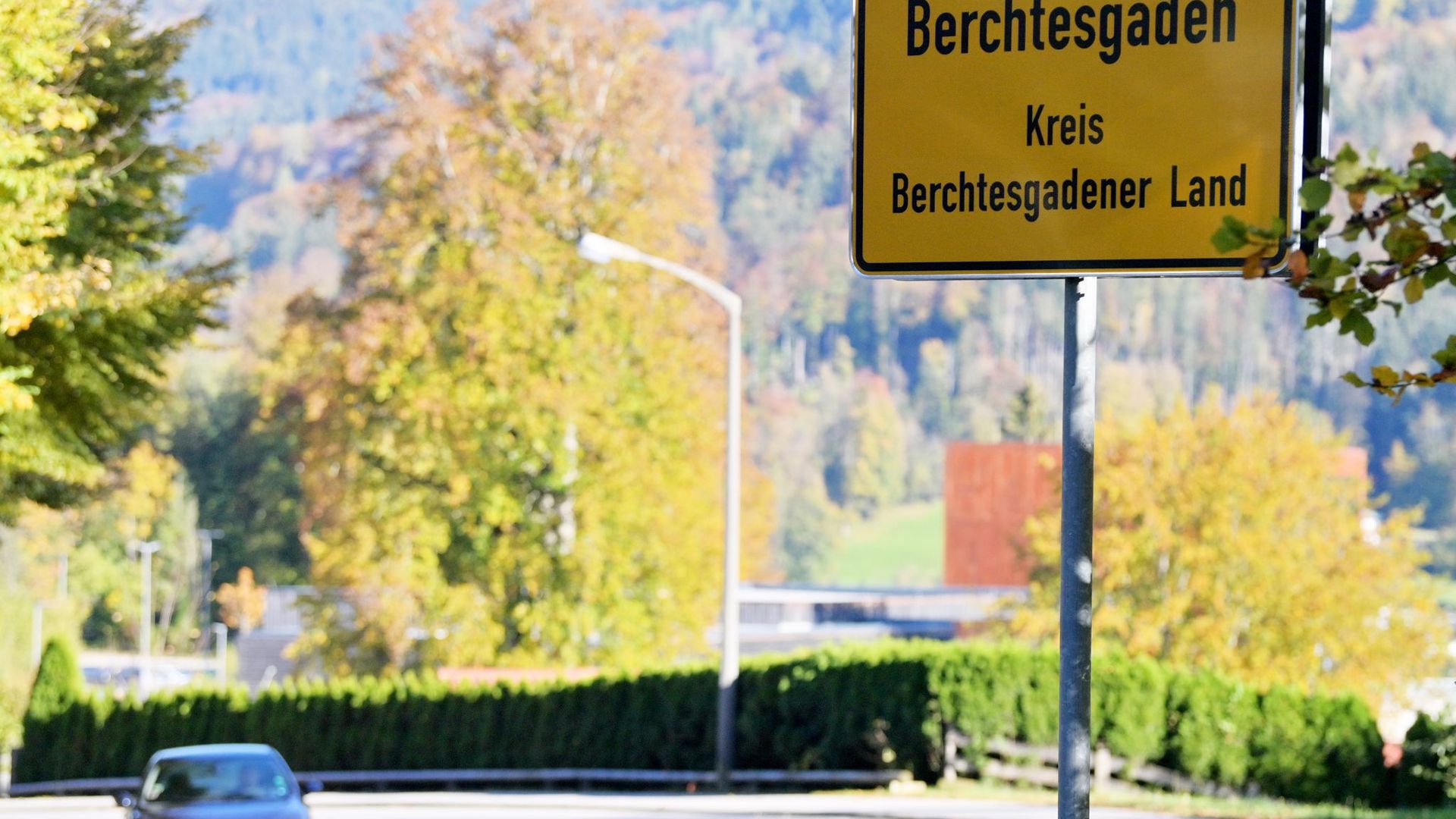 Im Kampf gegen die extrem gestiegenen Corona-Infektionszahlen im oberbayerischen Landkreis Berchtesgadener Land wird eine Ausgangsperre verhängt.
