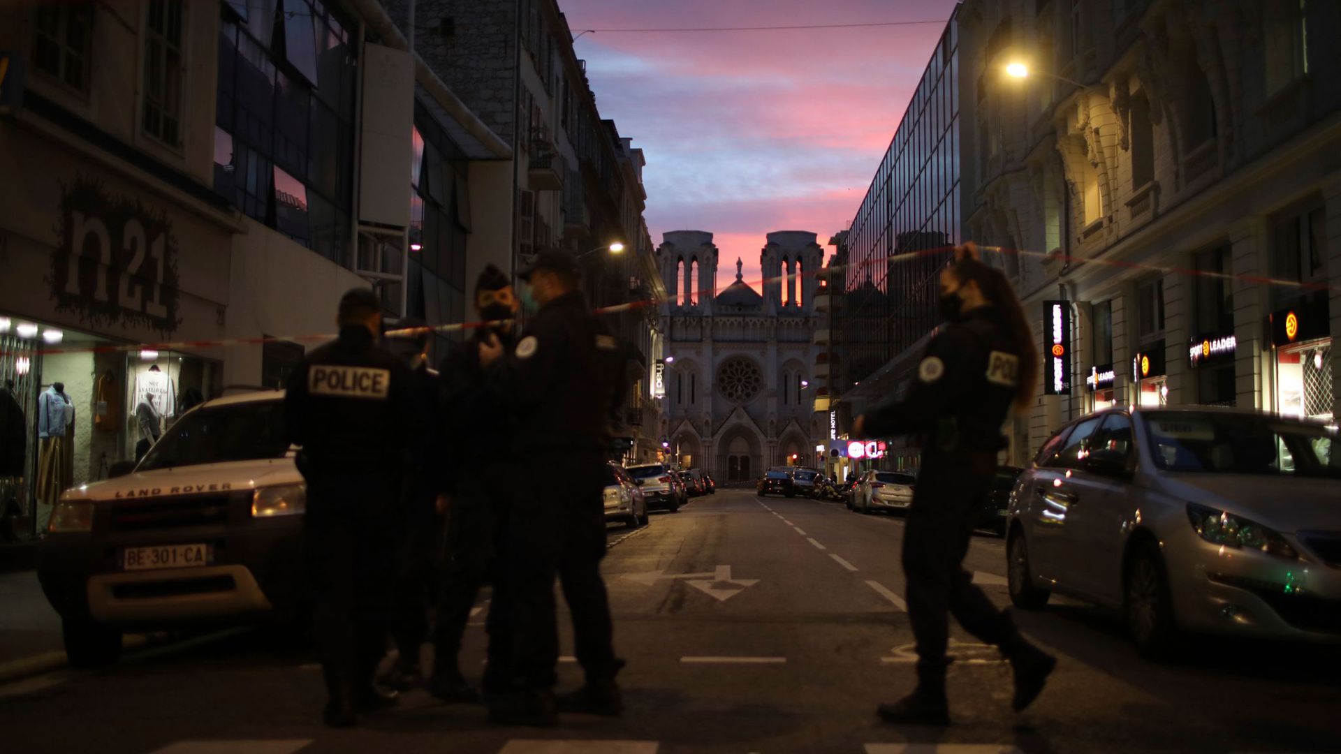 Anti-Terror-Ermittler wollen in Nizza prüfen, ob der Tatverdächtige Komplizen hatte.