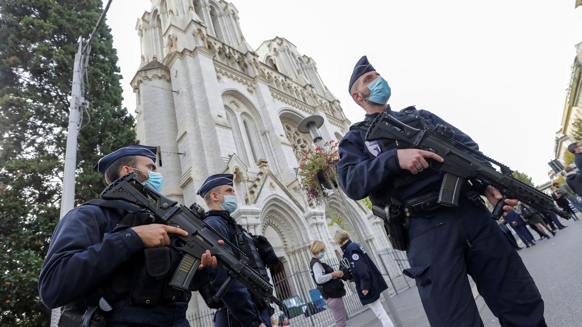 Nach der Messerattacke in Nizza werden Kirchen und Schulen in Frankreich vermehrt geschützt.