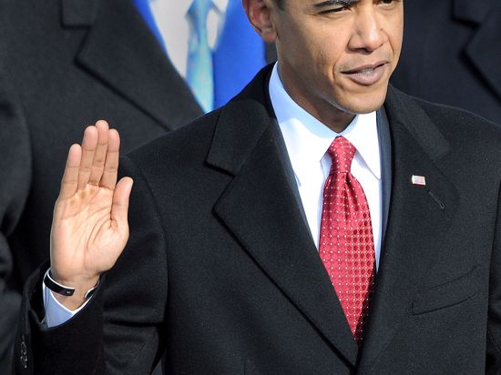 Barack Obama leistet am 20. Januar 2009 den Amtseid als Präsident der USA.