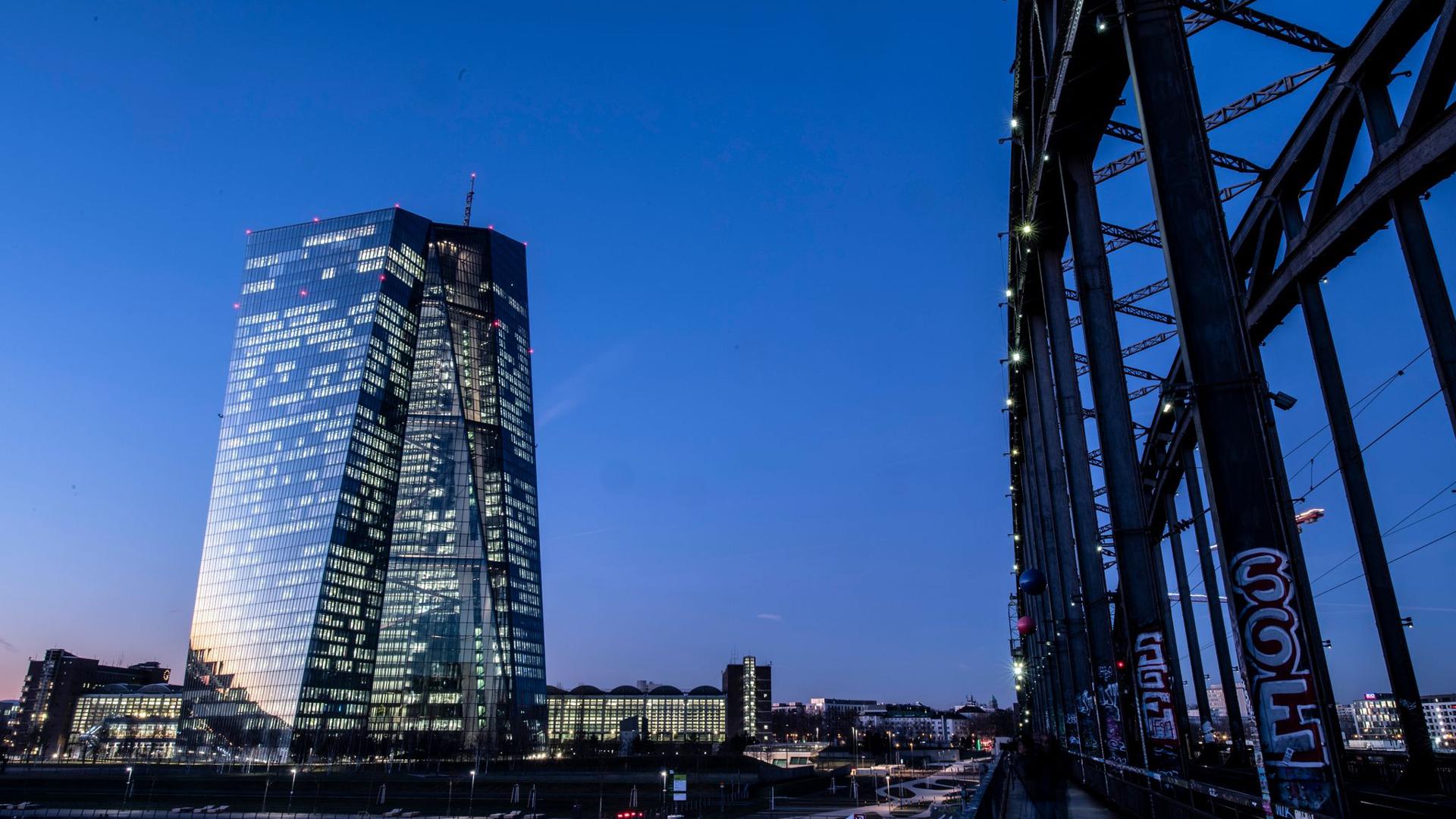 Die Corona-Krise zwingt Europas Banken zu einem beschleunigten Umbau.