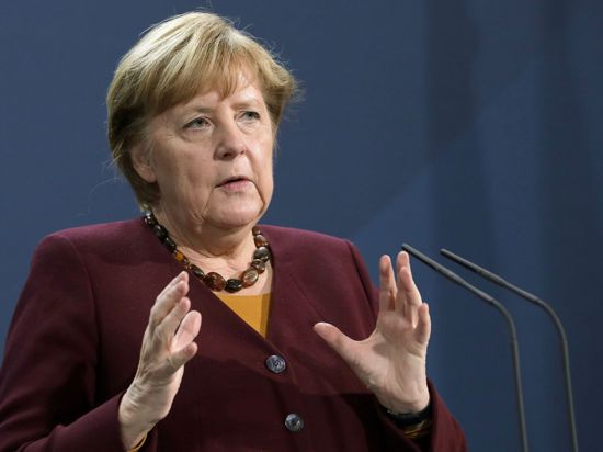 „Man muss ja sagen, dass die Nachrichten der letzten Tage bezüglich der Entwicklung eines Impfstoffes sehr zuversichtlich stimmen“, sagt Bundeskanzlerin Merkel.